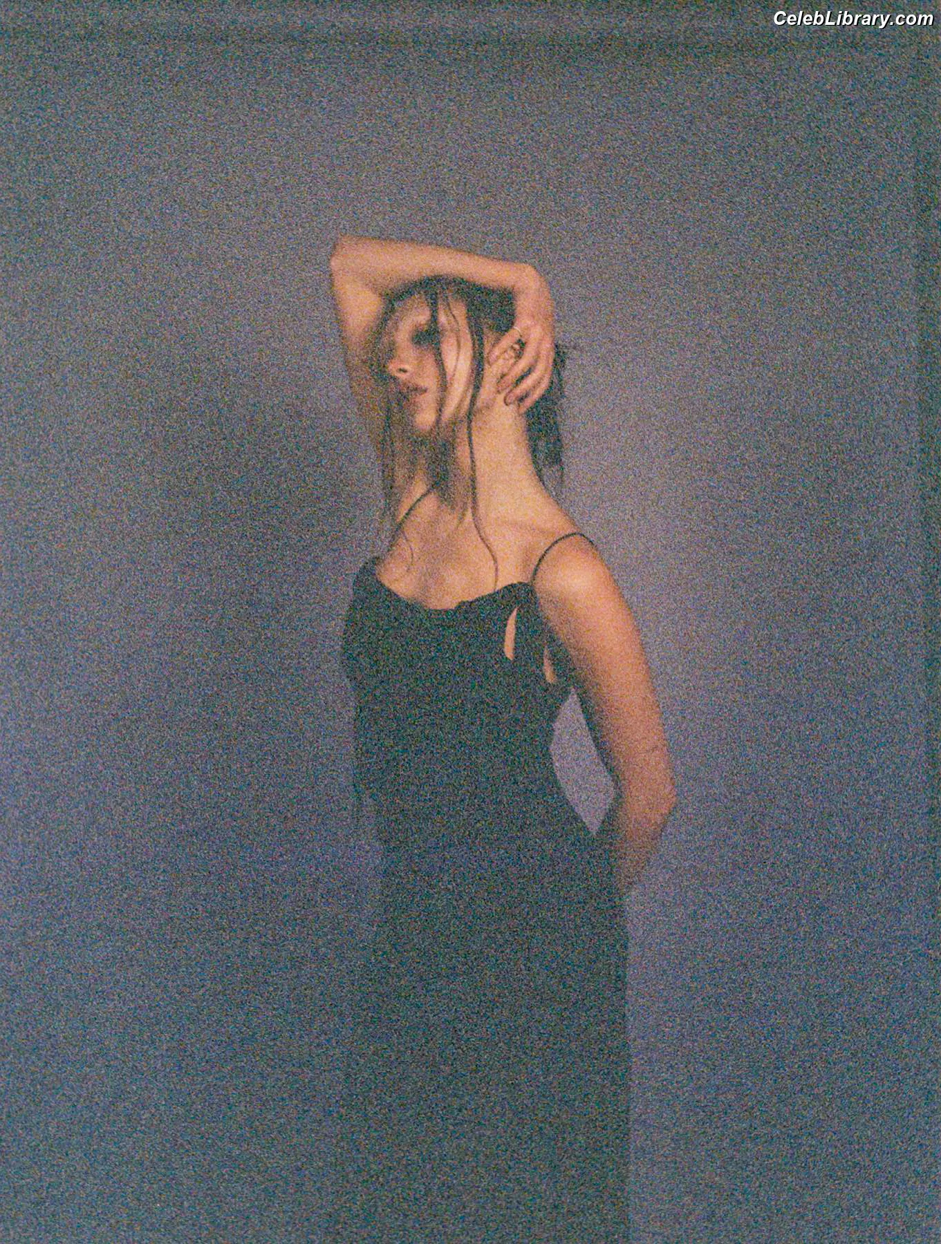 Maddie Ziegler photo 3 of 1036