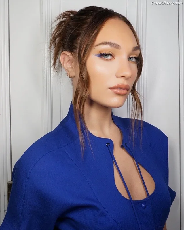 Maddie Ziegler photo 16 of 1039