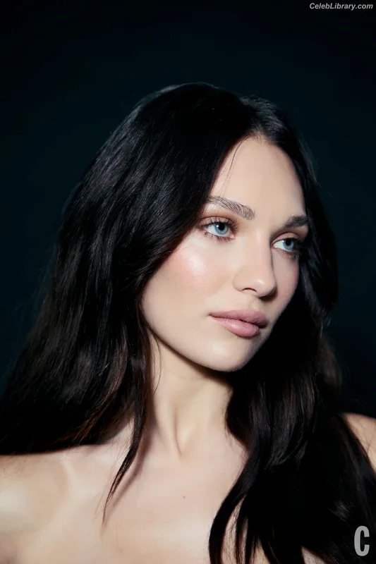 Maddie Ziegler photo 17 of 1039