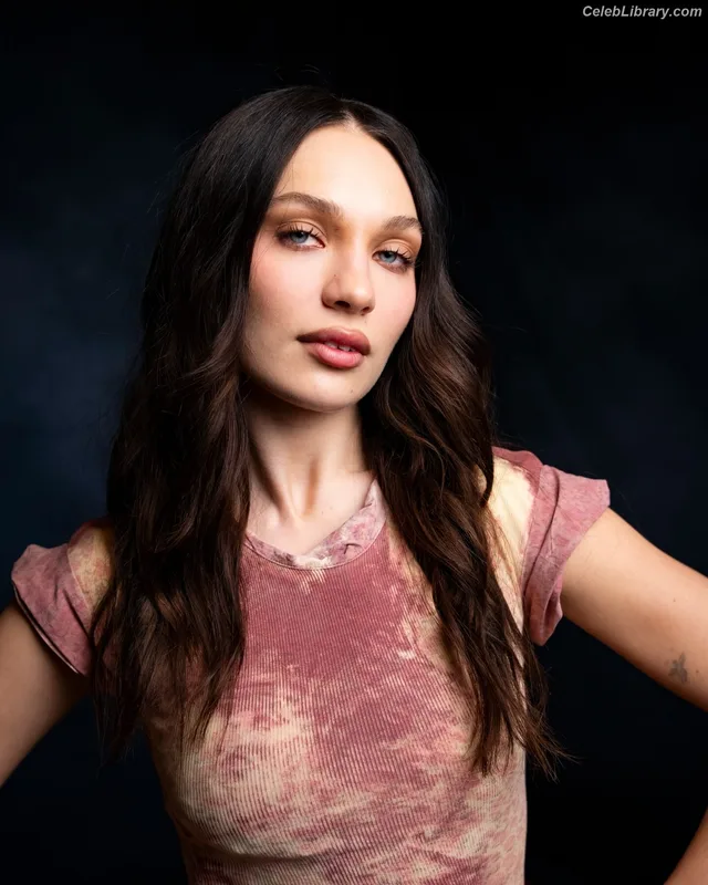 Maddie Ziegler photo 9 of 1039
