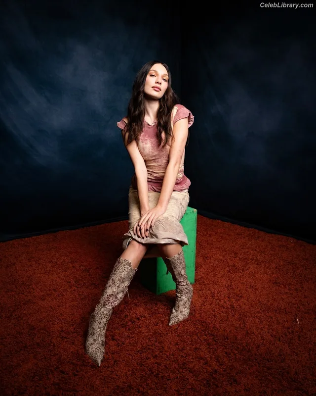 Maddie Ziegler photo 10 of 1039
