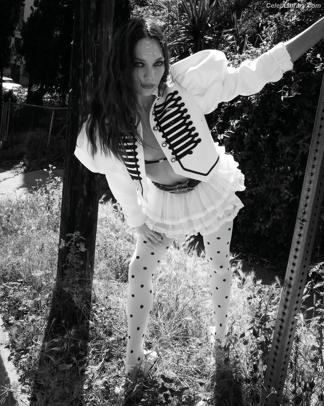 Maddie Ziegler photo 6 of 1039