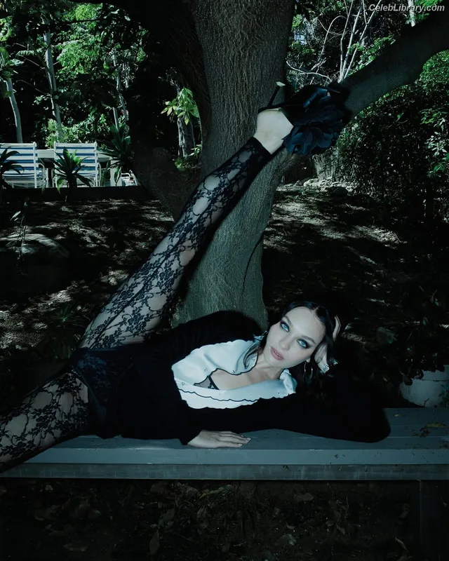 Maddie Ziegler photo 19 of 1039