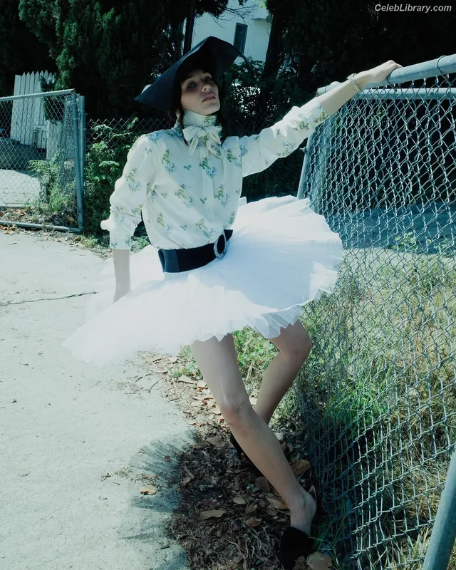 Maddie Ziegler photo 20 of 1039