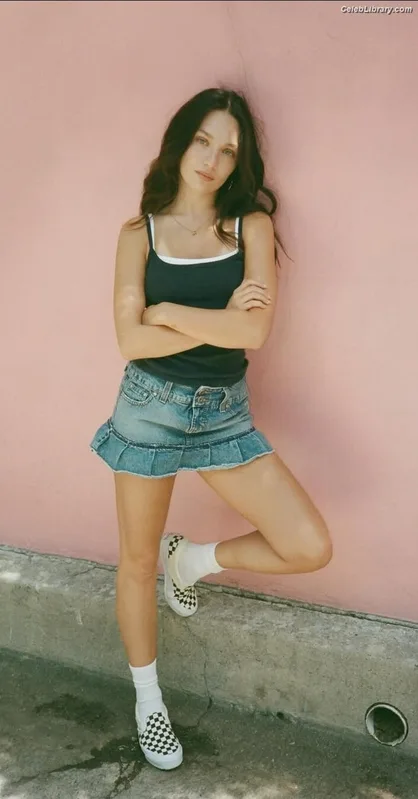 Maddie Ziegler photo 23 of 1039