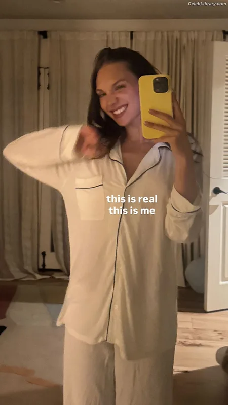 Maddie Ziegler photo 9 of 1039