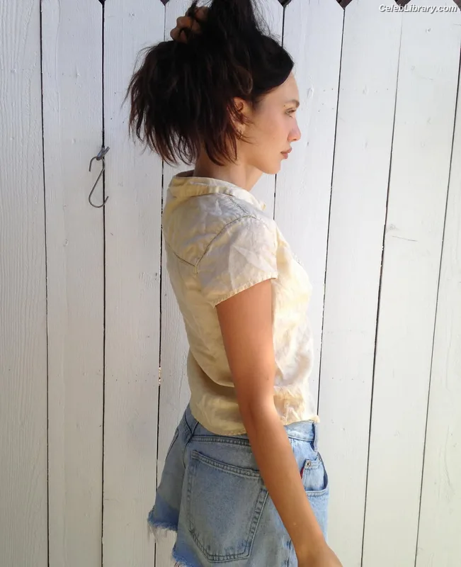 Maddie Ziegler photo 18 of 1039
