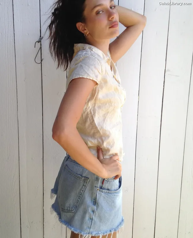 Maddie Ziegler photo 20 of 1039
