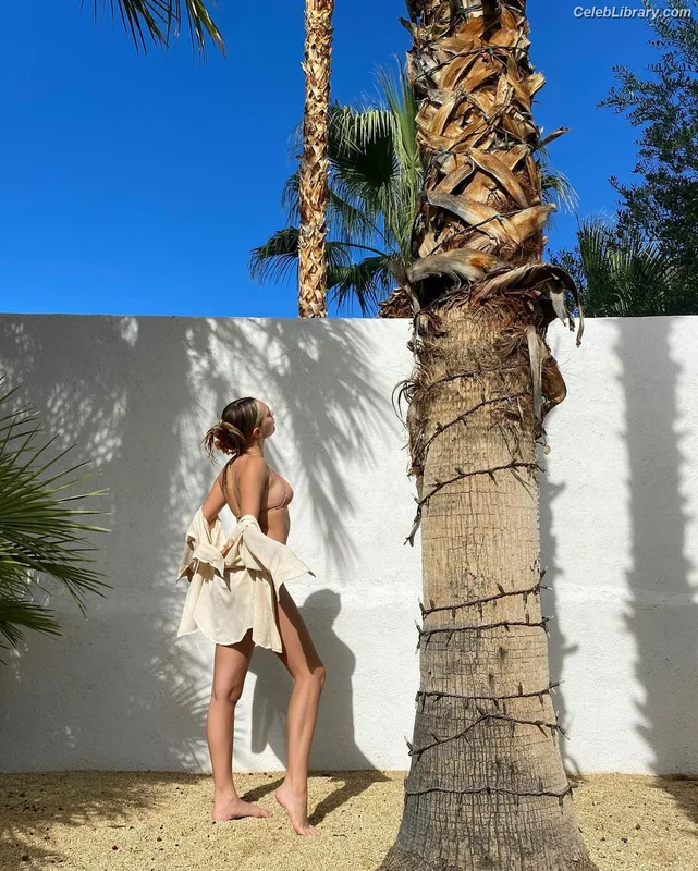 Maddie Ziegler photo 21 of 1039