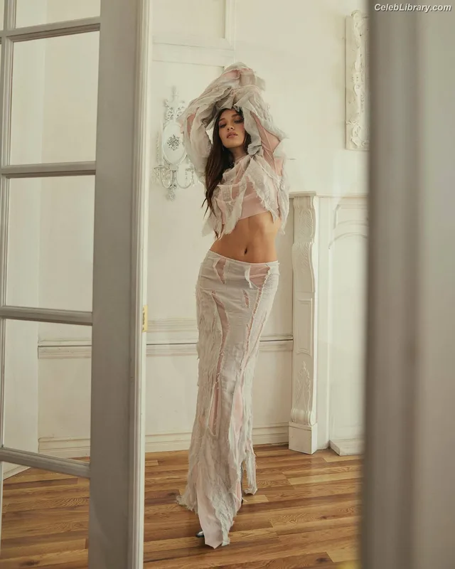 Maddie Ziegler photo 20 of 1039