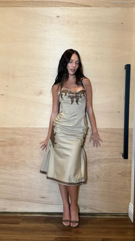 Maddie Ziegler photo 8 of 1039