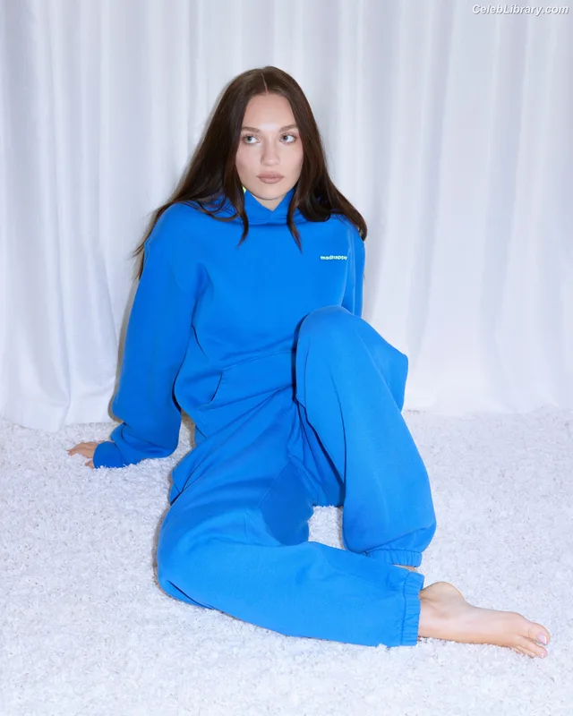 Maddie Ziegler photo 23 of 1039