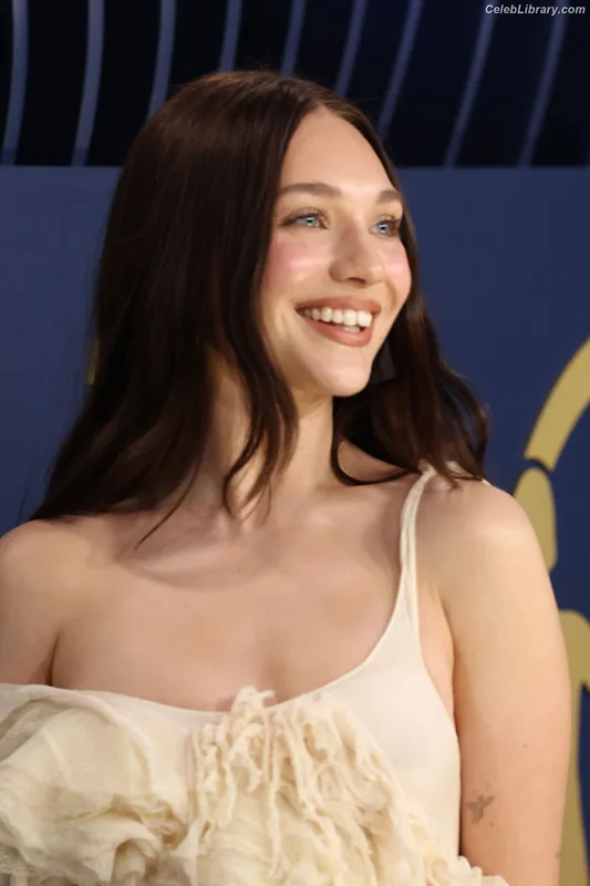 Maddie Ziegler photo 14 of 1039
