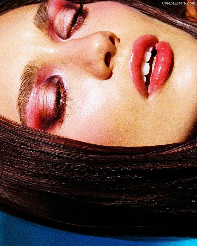 Maddie Ziegler photo 21 of 1039