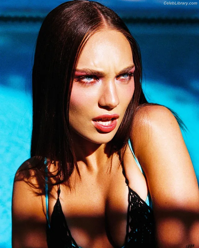 Maddie Ziegler photo 22 of 1039