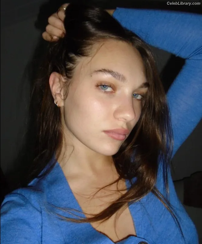 Maddie Ziegler photo 16 of 1039