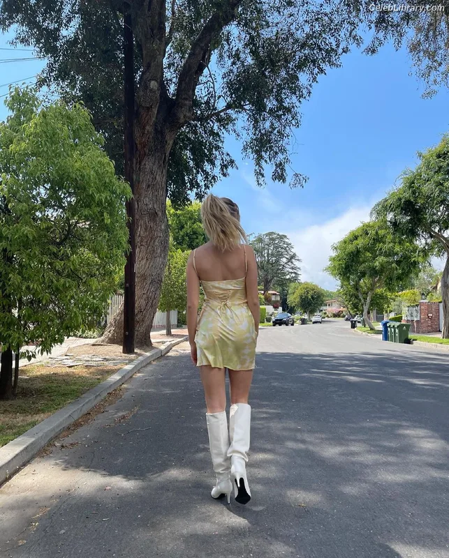 Maddie Ziegler photo 21 of 1039