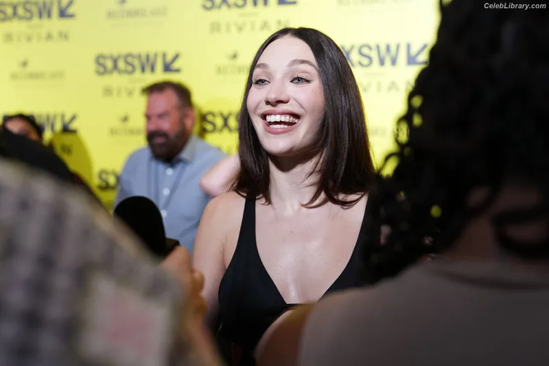 Maddie Ziegler photo 7 of 1039