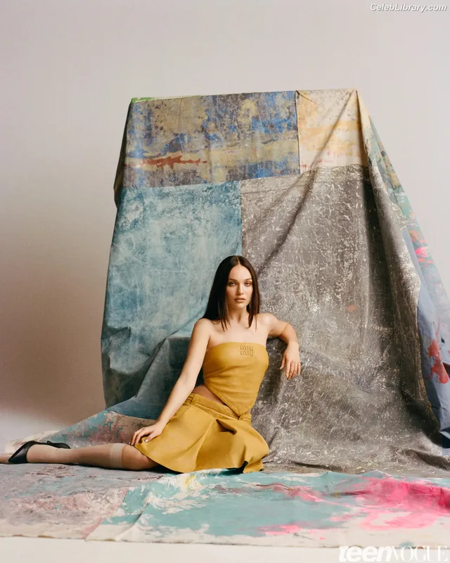Maddie Ziegler photo 8 of 1039
