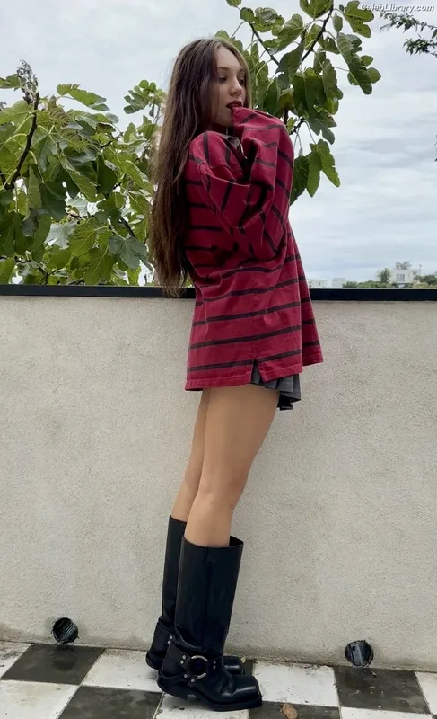 Maddie Ziegler photo 6 of 1039