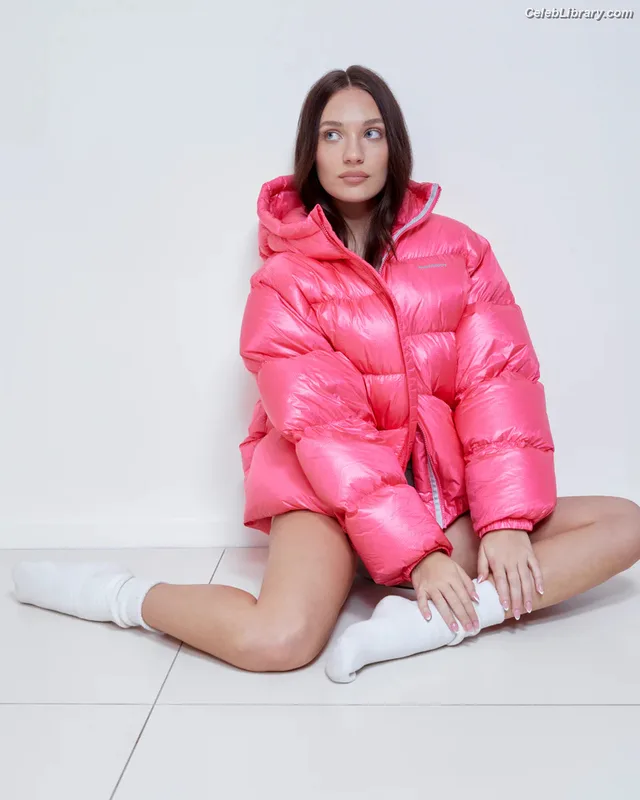 Maddie Ziegler photo 9 of 1039
