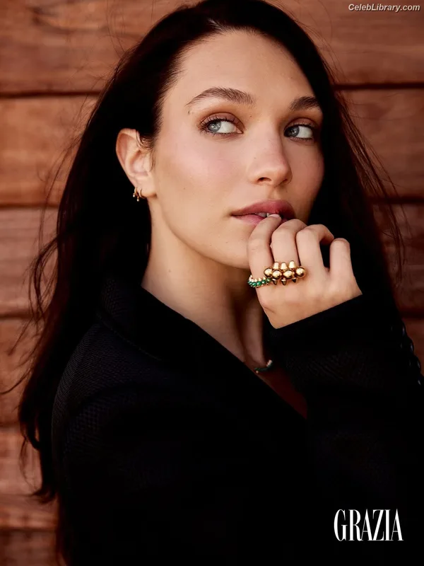 Maddie Ziegler photo 15 of 1039