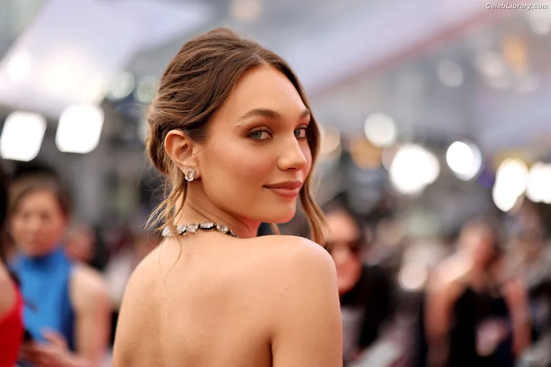Maddie Ziegler photo 8 of 1039