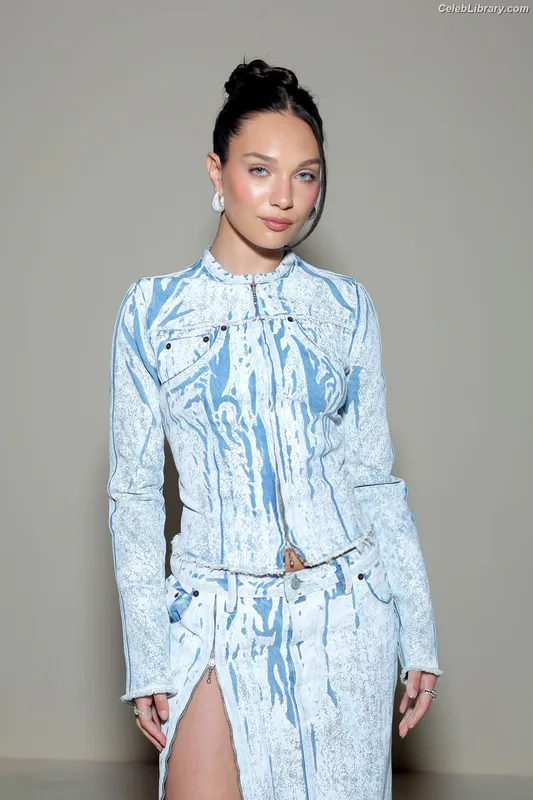 Maddie Ziegler photo 1 of 1039
