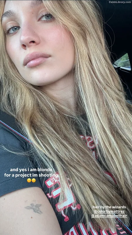 Maddie Ziegler photo 15 of 1039