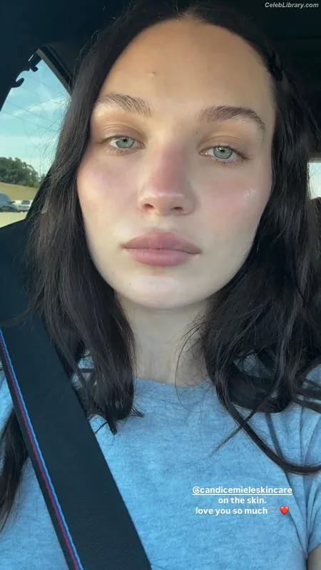 Maddie Ziegler photo 20 of 1039