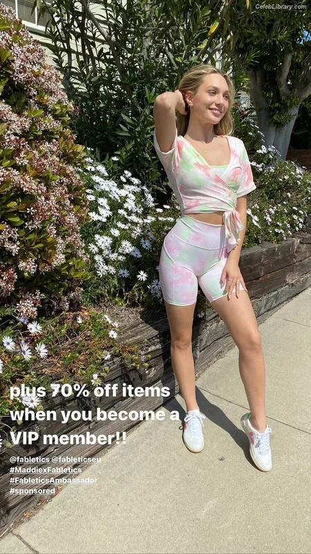 Maddie Ziegler photo 4 of 1039