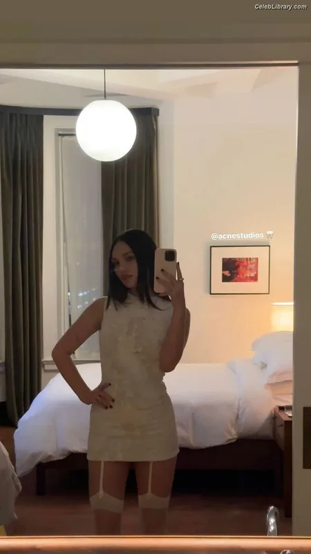 Maddie Ziegler photo 7 of 1039