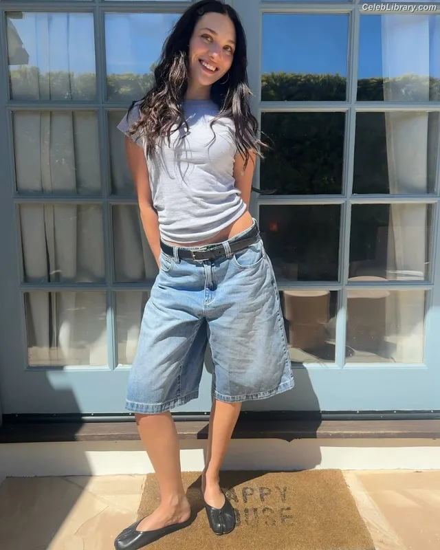 Maddie Ziegler photo 18 of 1039