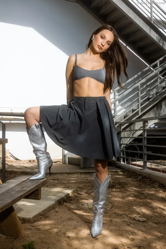 Maddie Ziegler photo 9 of 1039