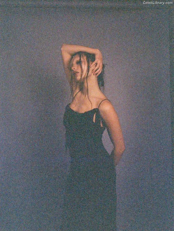 Maddie Ziegler photo 5 of 1039