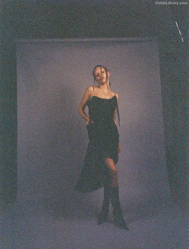 Maddie Ziegler photo 8 of 1039