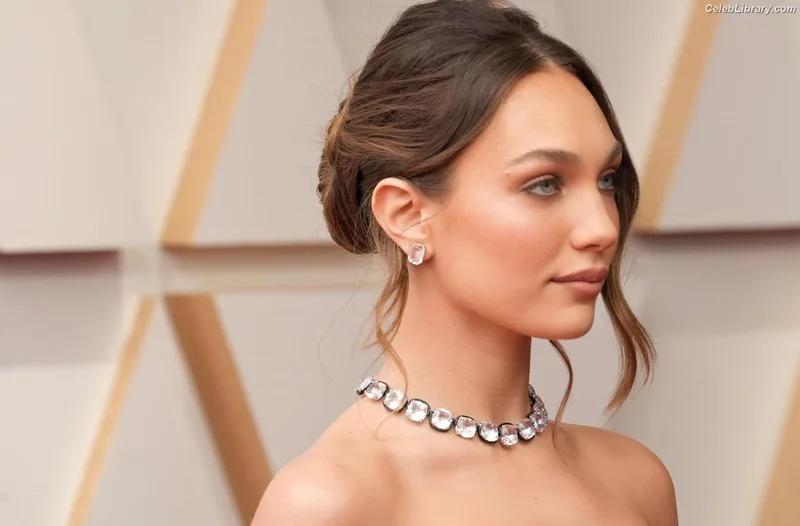 Maddie Ziegler photo 13 of 1039