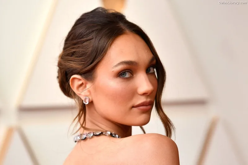 Maddie Ziegler photo 21 of 1039