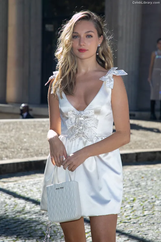 Maddie Ziegler photo 22 of 1039