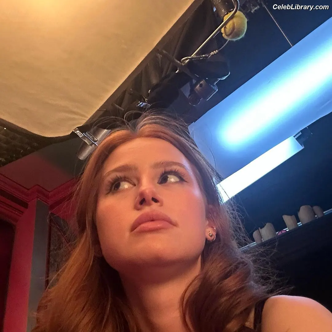 Madelaine Petsch photo 22 of 1789