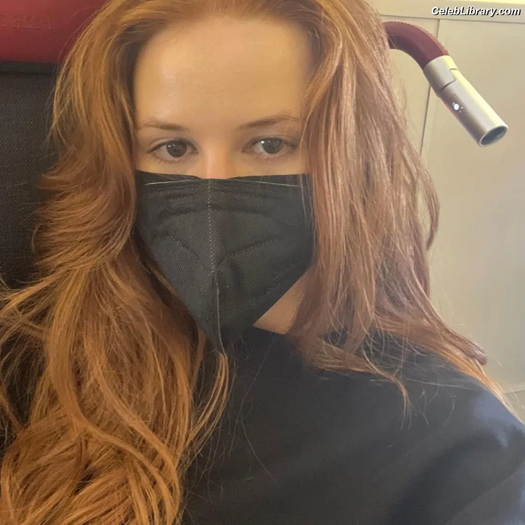 Madelaine Petsch photo 23 of 1789