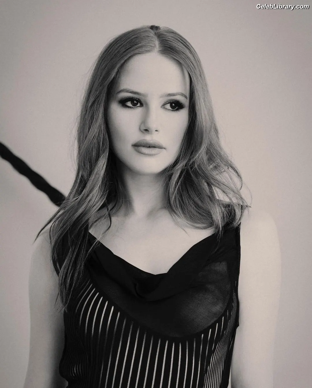 Madelaine Petsch photo 7 of 1789