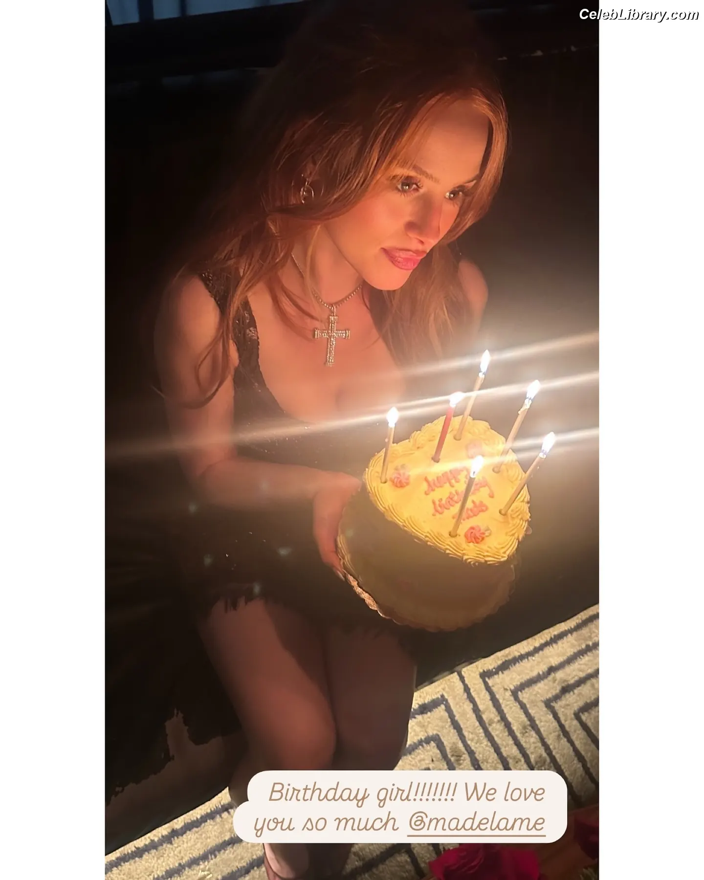 Madelaine Petsch photo 2 of 1789