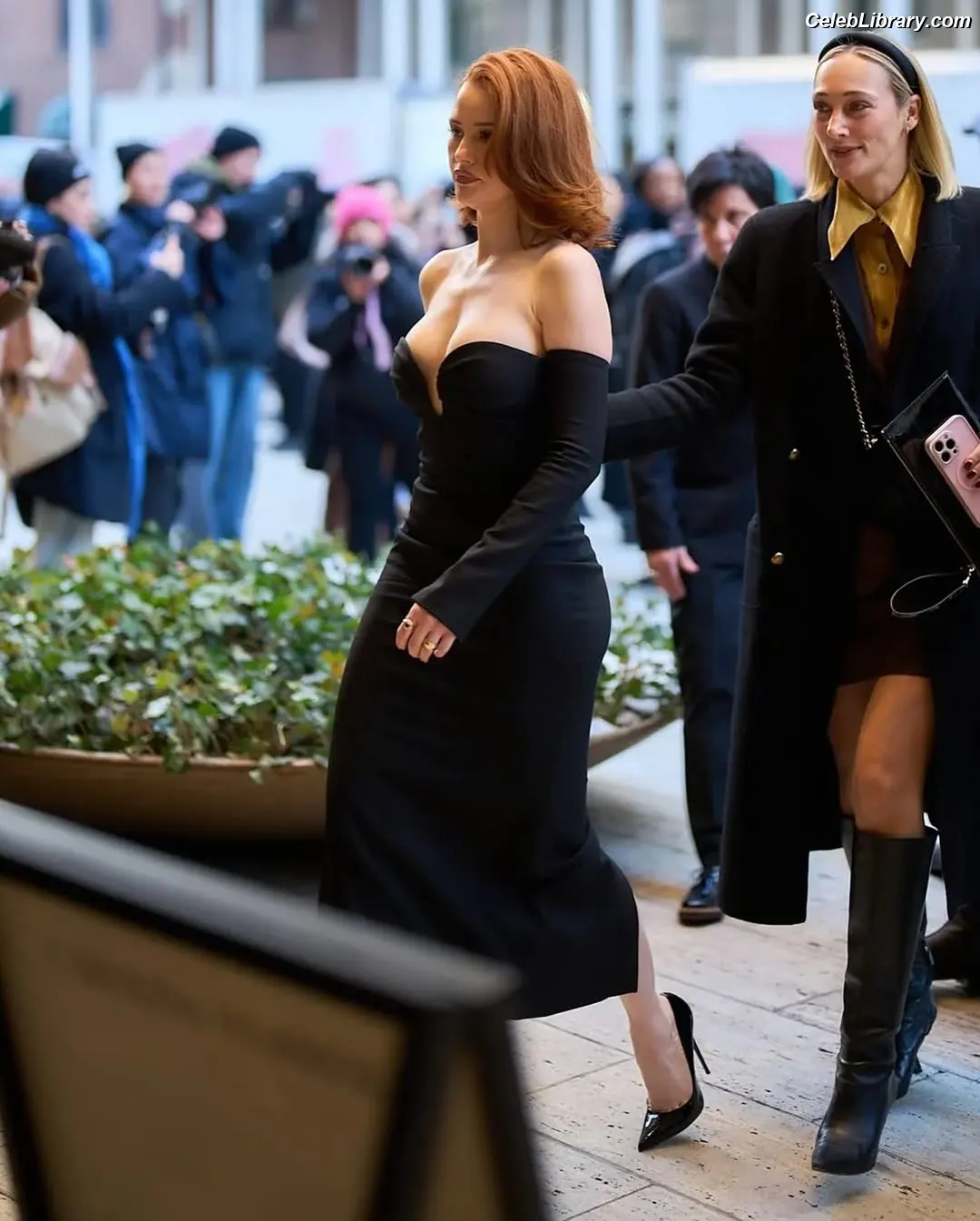 Madelaine Petsch photo 22 of 1789