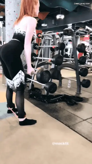 Madelaine Petsch photo 7 of 1789