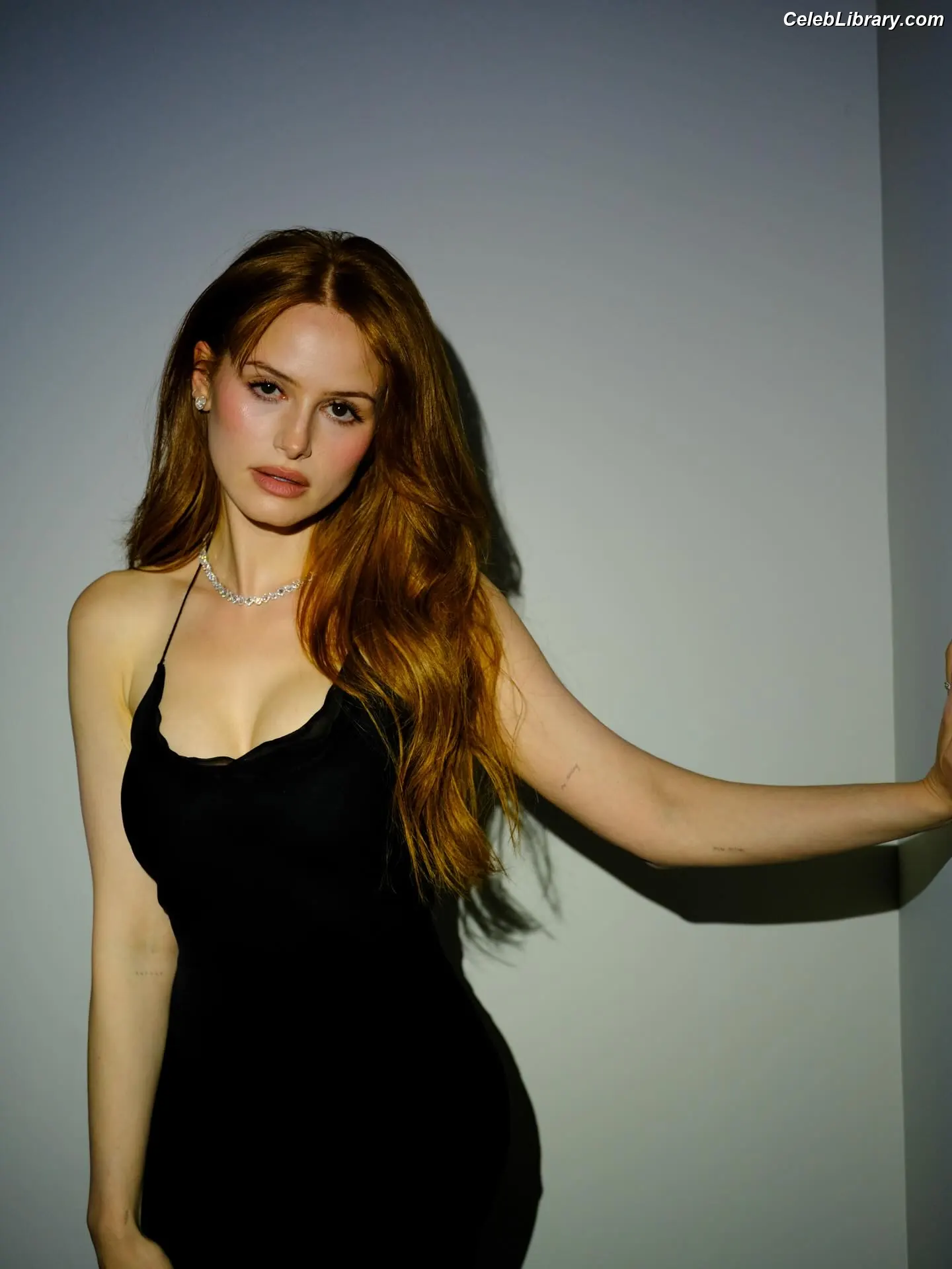Madelaine Petsch photo 7 of 1789