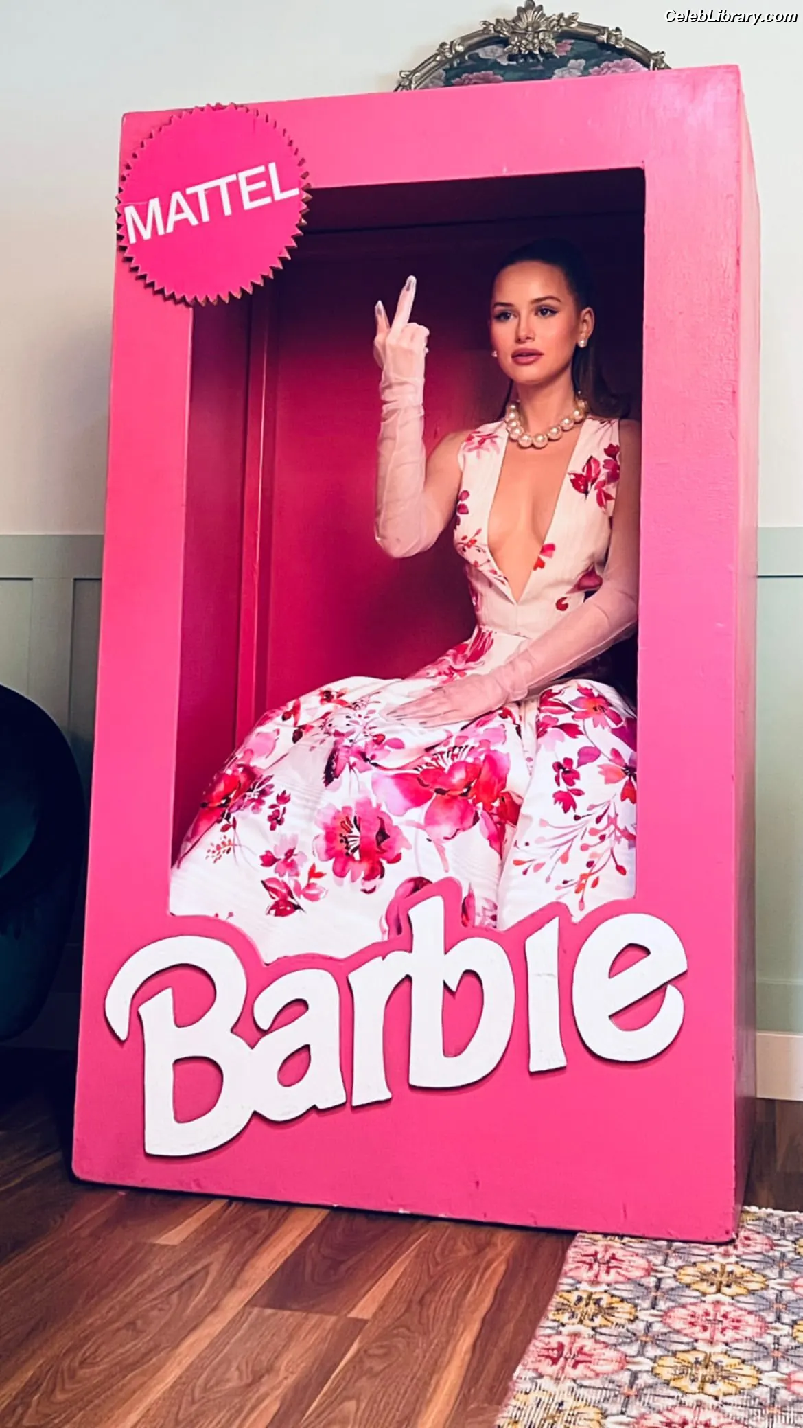 Madelaine Petsch photo 3 of 1789