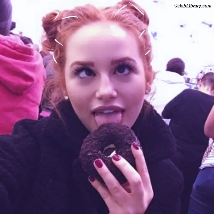 Madelaine Petsch photo 1 of 1789