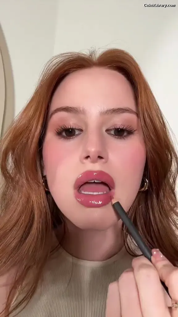 Madelaine Petsch photo 13 of 1789
