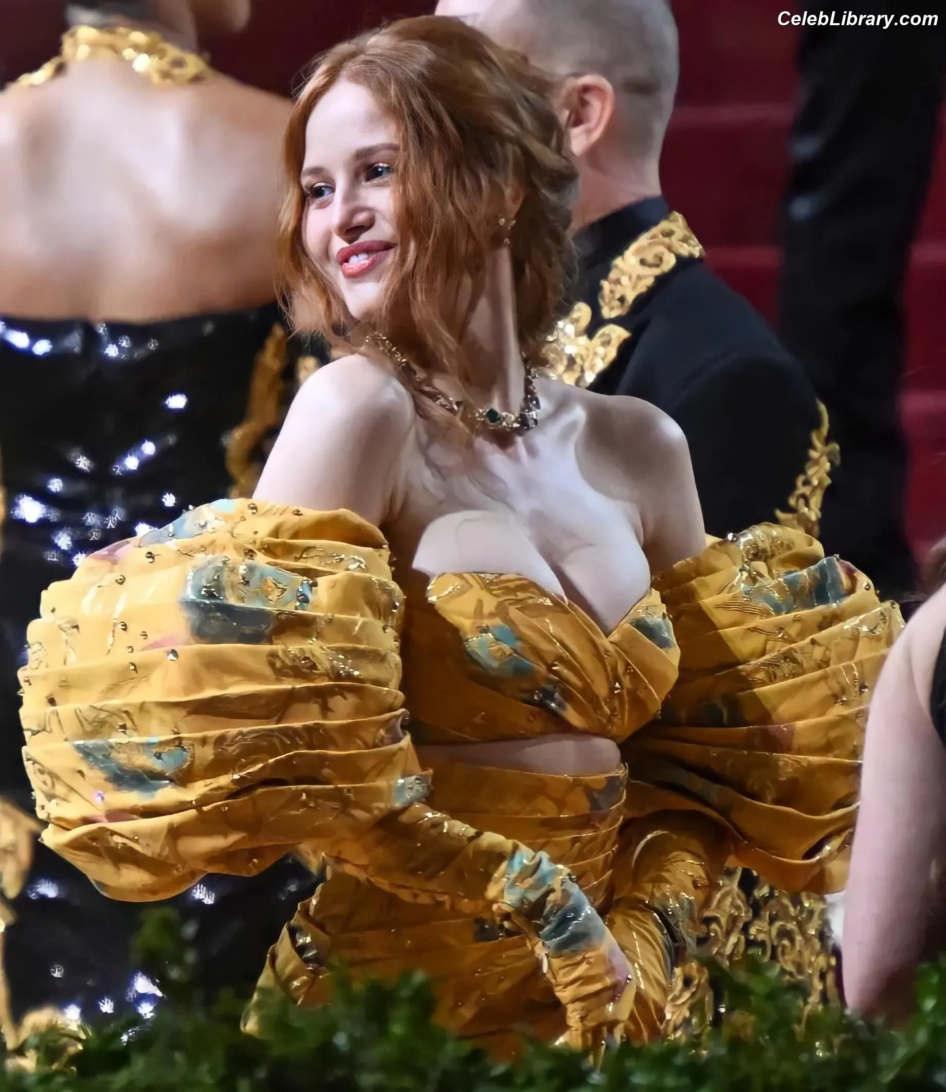 Madelaine Petsch photo 3 of 1789